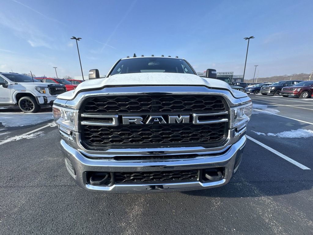 Used 2024 RAM 3500 Tradesman w/ Chrome Appearance Group AWD/4WD image 25