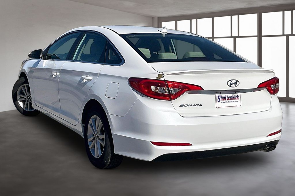 Used 2017 Hyundai Sonata SE FWD image 4