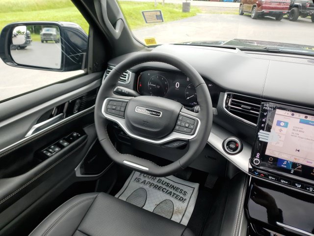 New 2026 Jeep Grand Wagoneer Limited AWD/4WD image 18