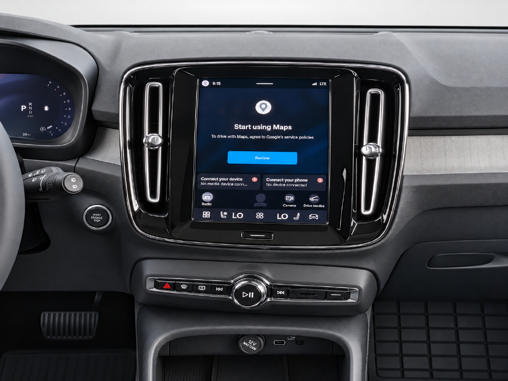 Certified 2024 Volvo XC40 B5 Plus w/ Protection Package Premier AWD/4WD image 16