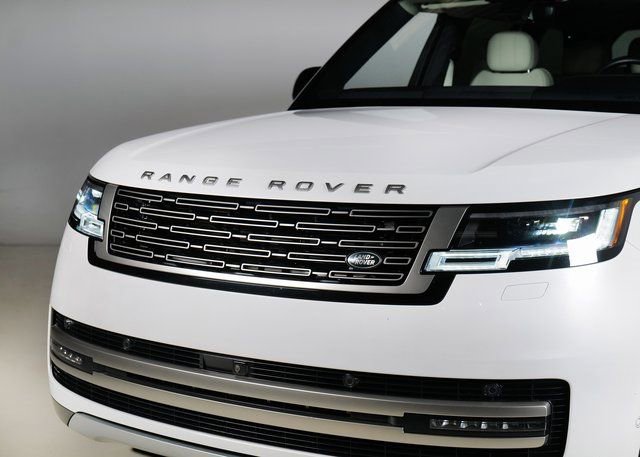 Used 2024 Land Rover Range Rover Long Wheelbase SE image 26