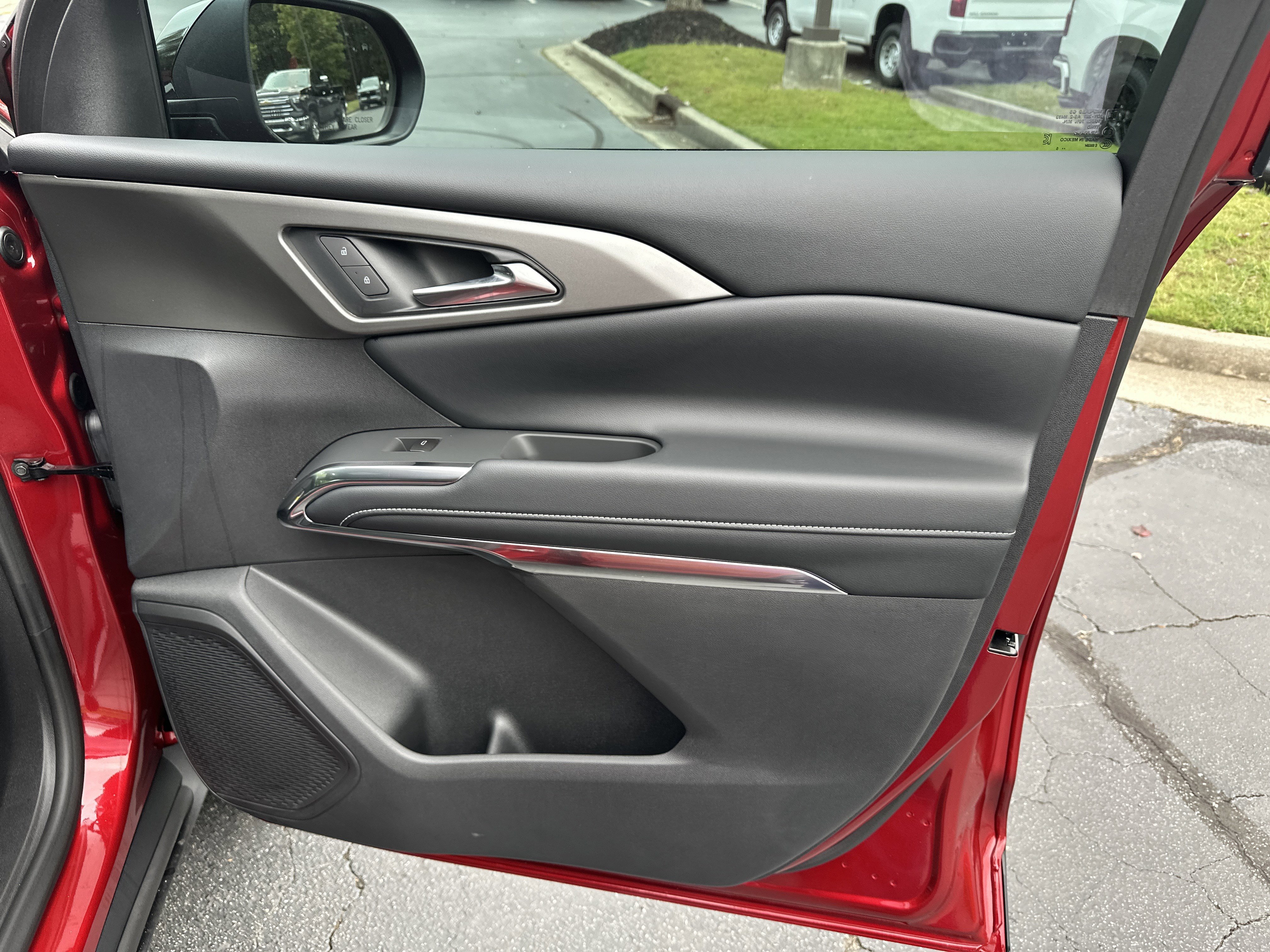 New 2026 Chevrolet Traverse LT image 14