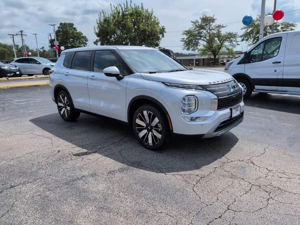 New 2026 Mitsubishi Outlander SE AWD/4WD image 2