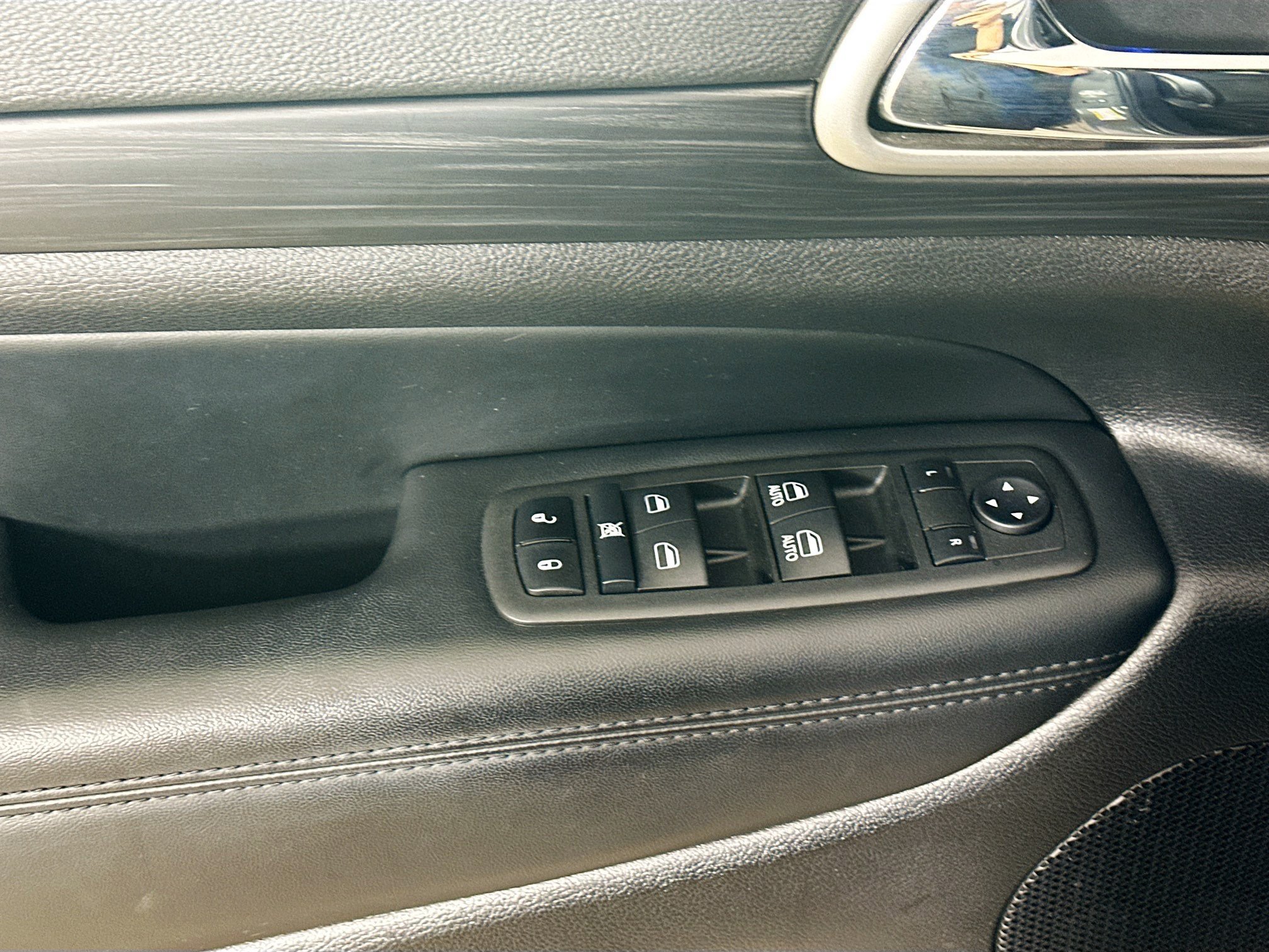 Used 2022 Jeep Grand Cherokee Laredo X AWD/4WD image 22