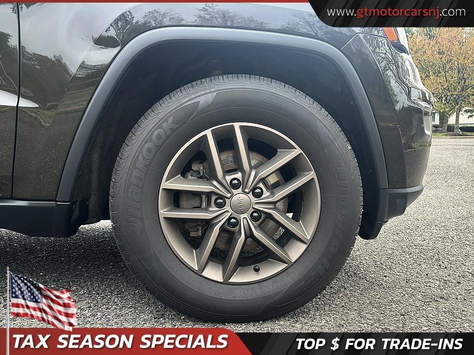 Used 2016 Jeep Grand Cherokee Laredo 75th Anniversary image 18