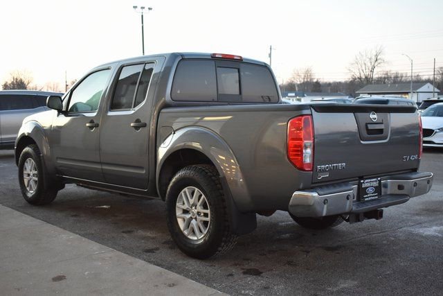Used 2020 Nissan Frontier SV image 11