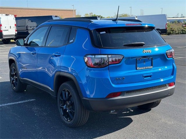 New 2025 Jeep Compass Latitude w/ Sun & Sound Group image 5