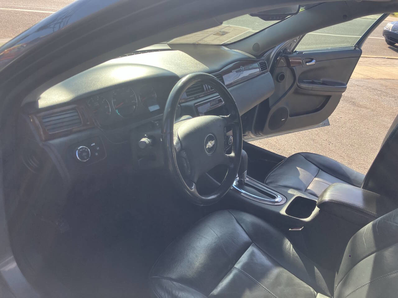 Used 2007 Chevrolet Impala LTZ FWD image 22