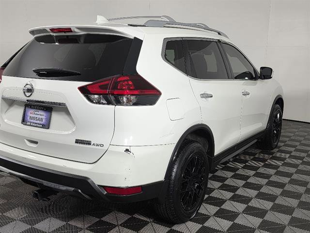 Used 2019 Nissan Rogue S w/ Special Edition Package AWD/4WD image 4