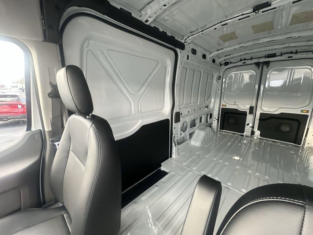 New 2026 Ford Transit 250 148 Medium Roof RWD image 12