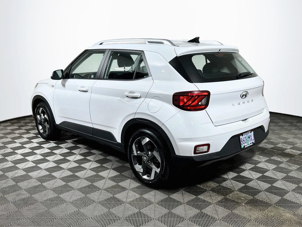 Used 2021 Hyundai Venue SEL w/ Cargo Package FWD image 5