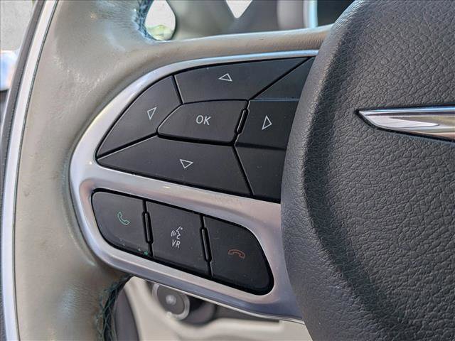 Used 2019 Chrysler Pacifica Limited image 11