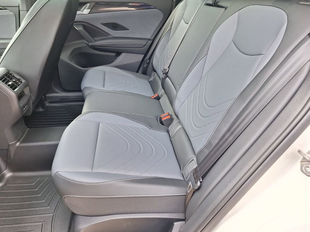 New 2026 Volkswagen Tiguan SE R-Line image 23