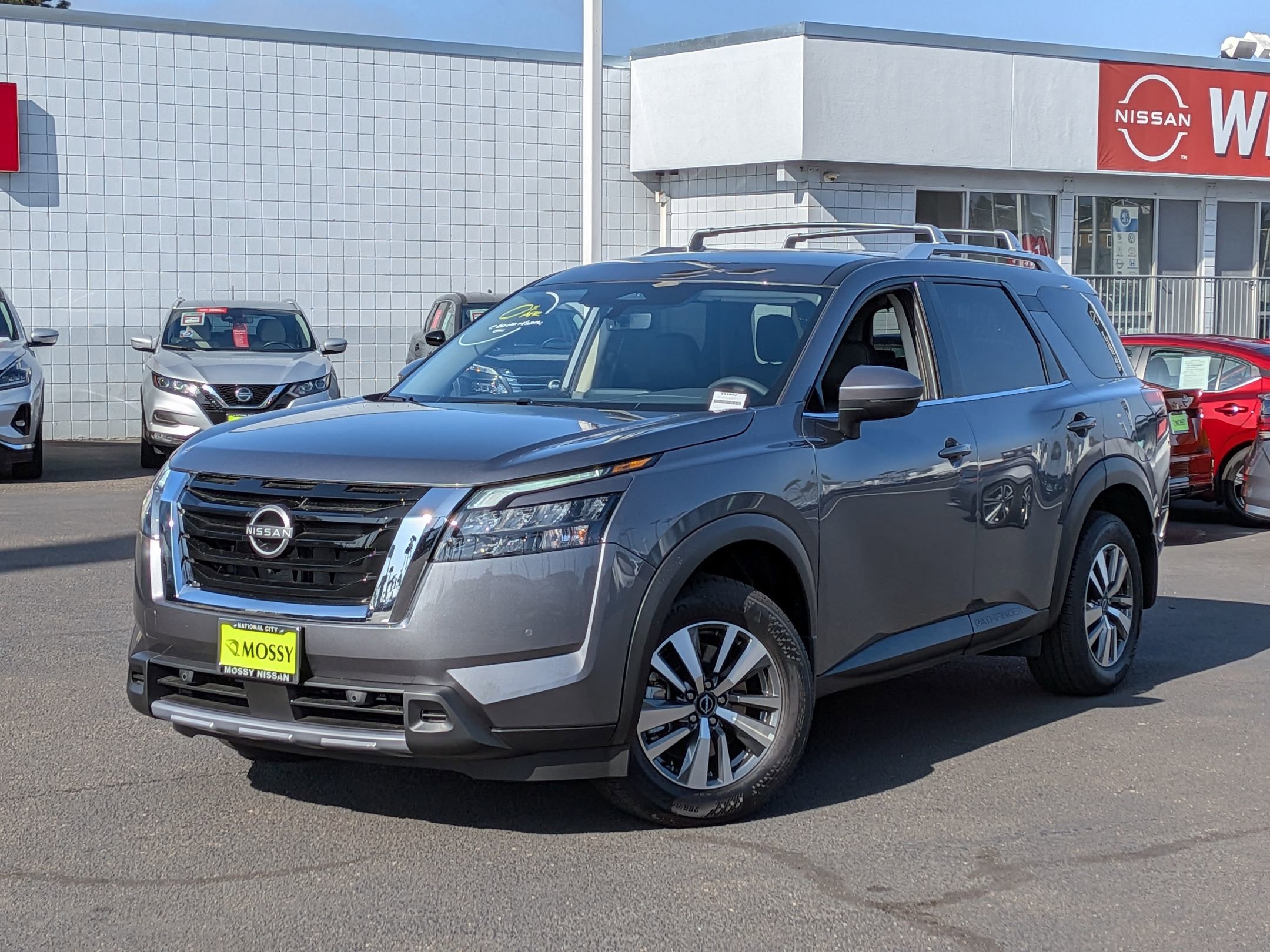 New 2025 Nissan Pathfinder SL