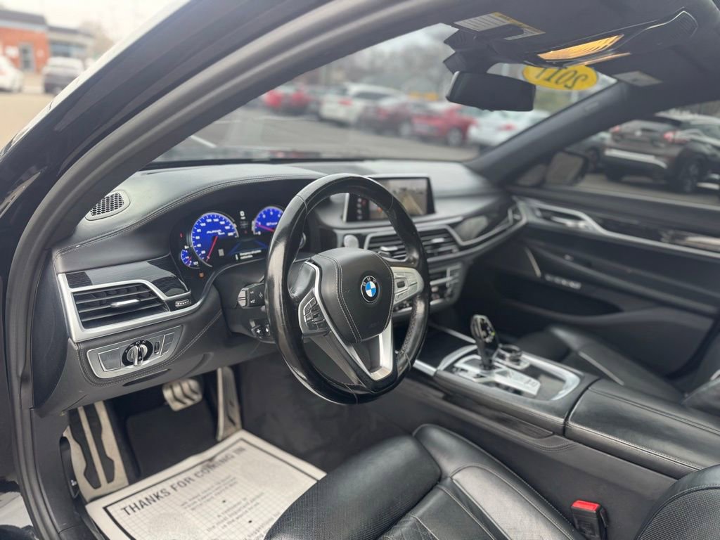 Used 2018 BMW 750i xDrive image 36
