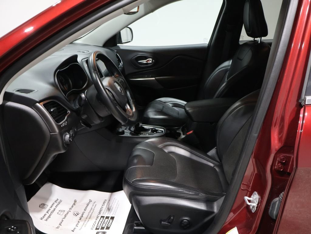 Used 2019 Jeep Cherokee Limited image 10