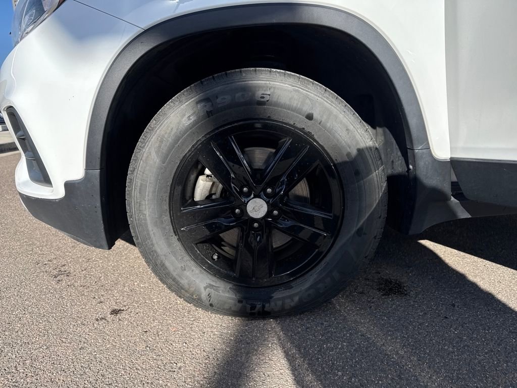 Used 2018 Chevrolet Trax LT w/ LT Convenience Package image 25