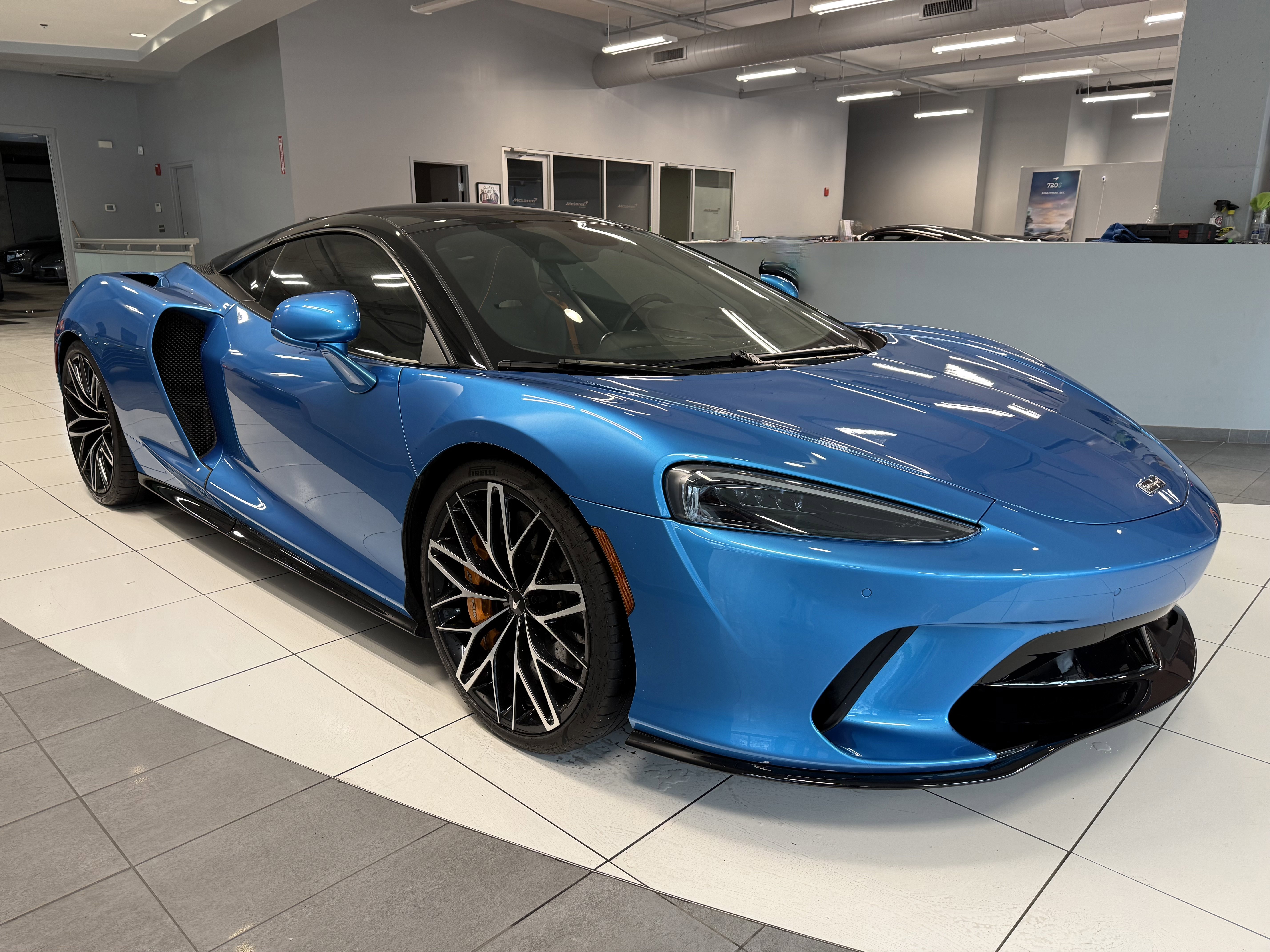 Used 2023 McLaren GT image 4