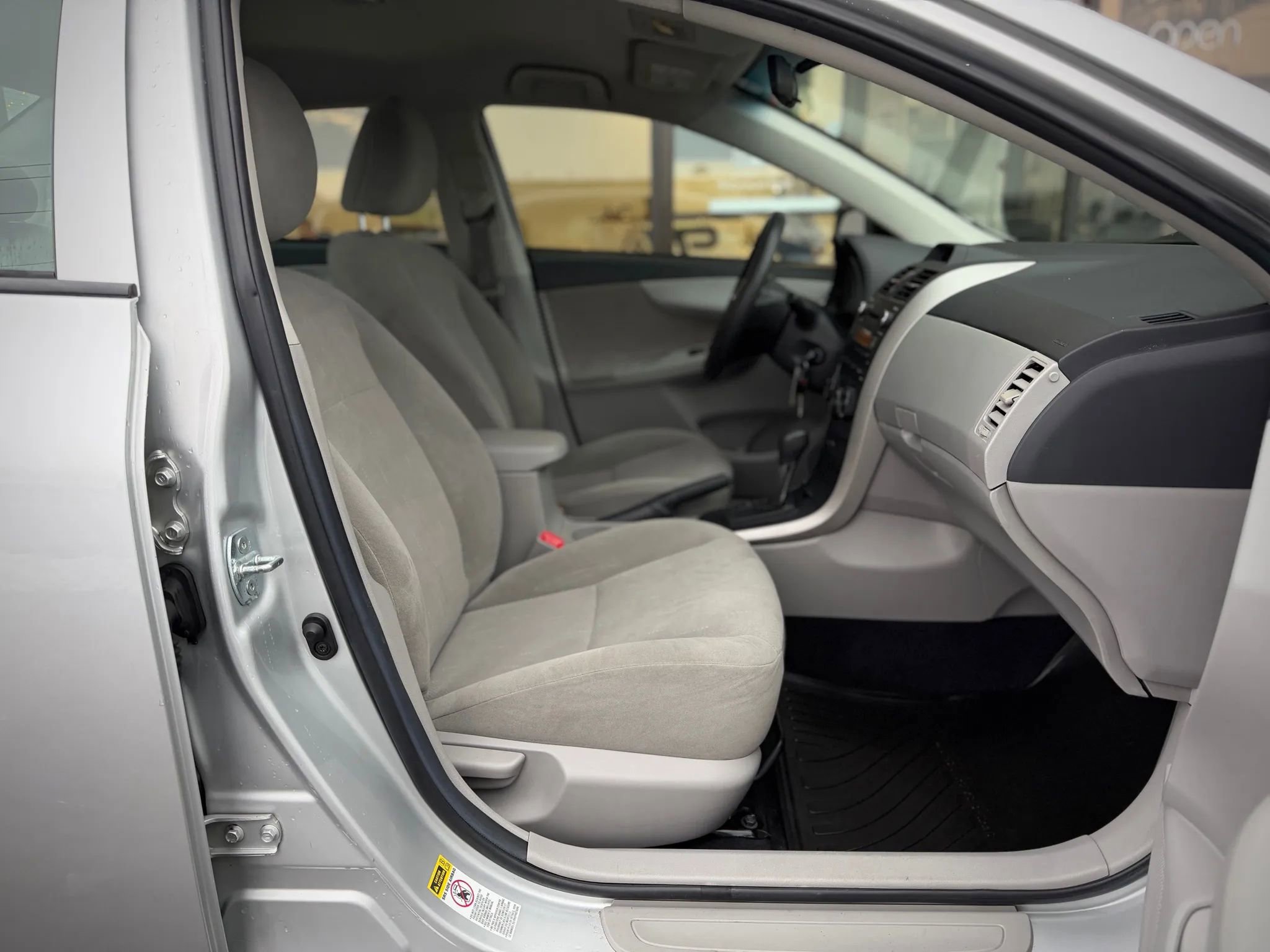 Used 2012 Toyota Corolla L image 16