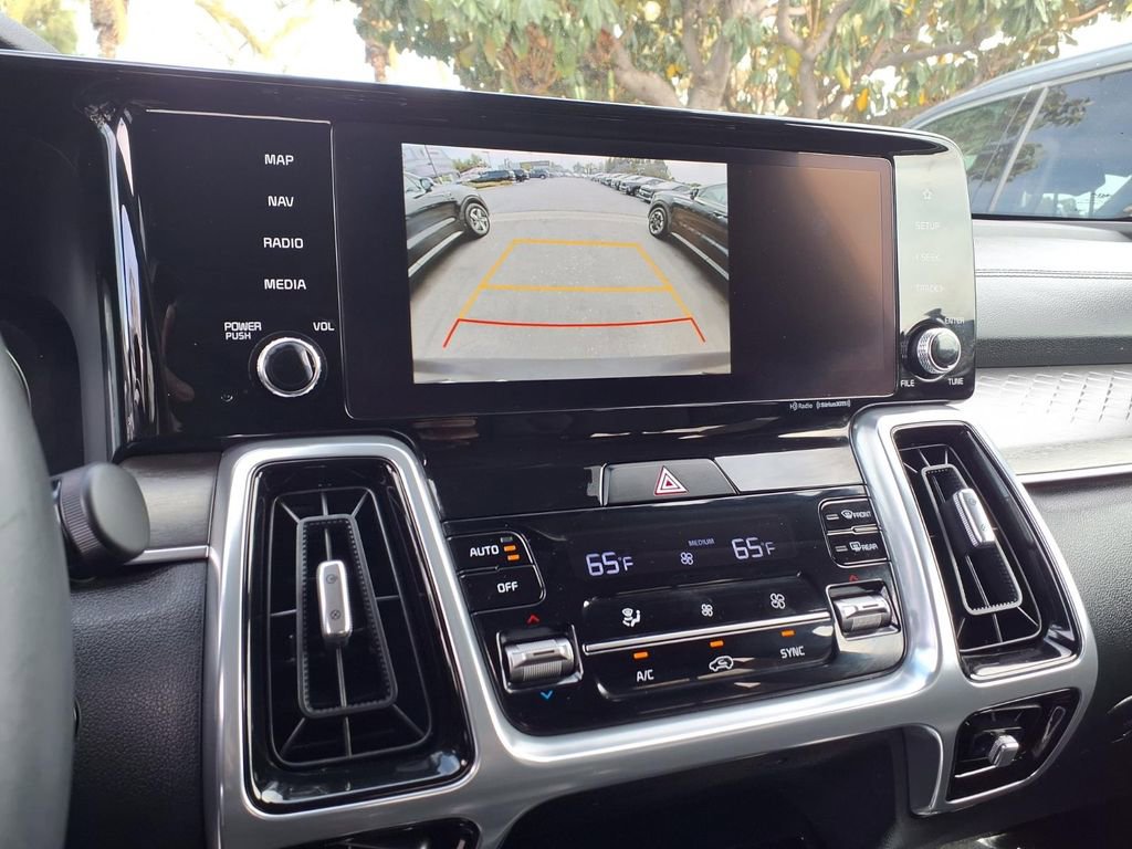 Certified 2023 Kia Sorento SX image 17