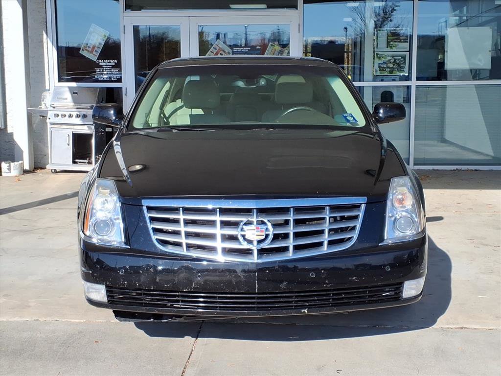 Used 2010 Cadillac DTS Luxury image 2