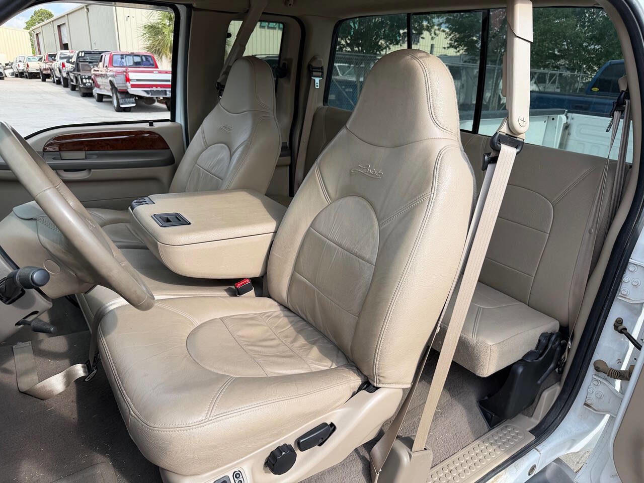 Used 2000 Ford F250 Lariat image 21