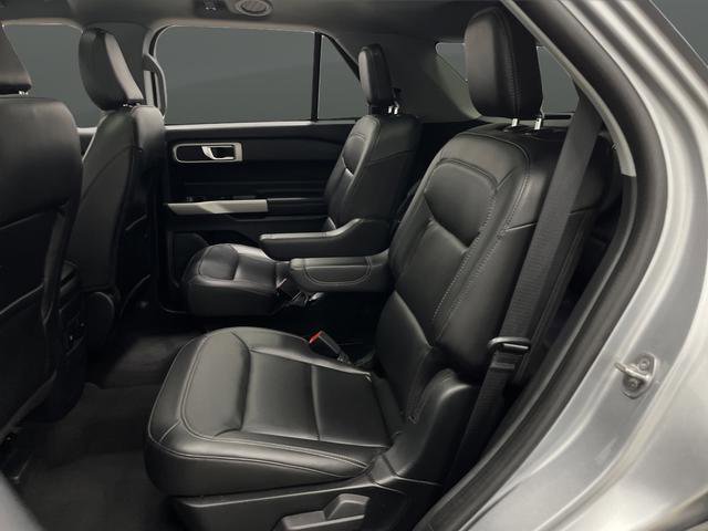 Used 2023 Ford Explorer XLT AWD/4WD image 29