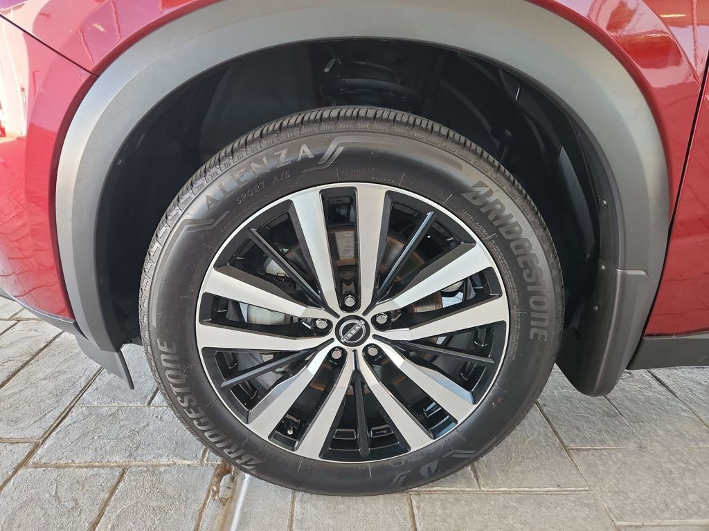 Certified 2024 Nissan Pathfinder Platinum image 33