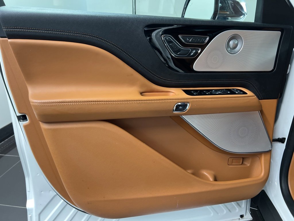 Certified 2020 Lincoln Aviator Black Label w/ Dynamic Handling Package image 30