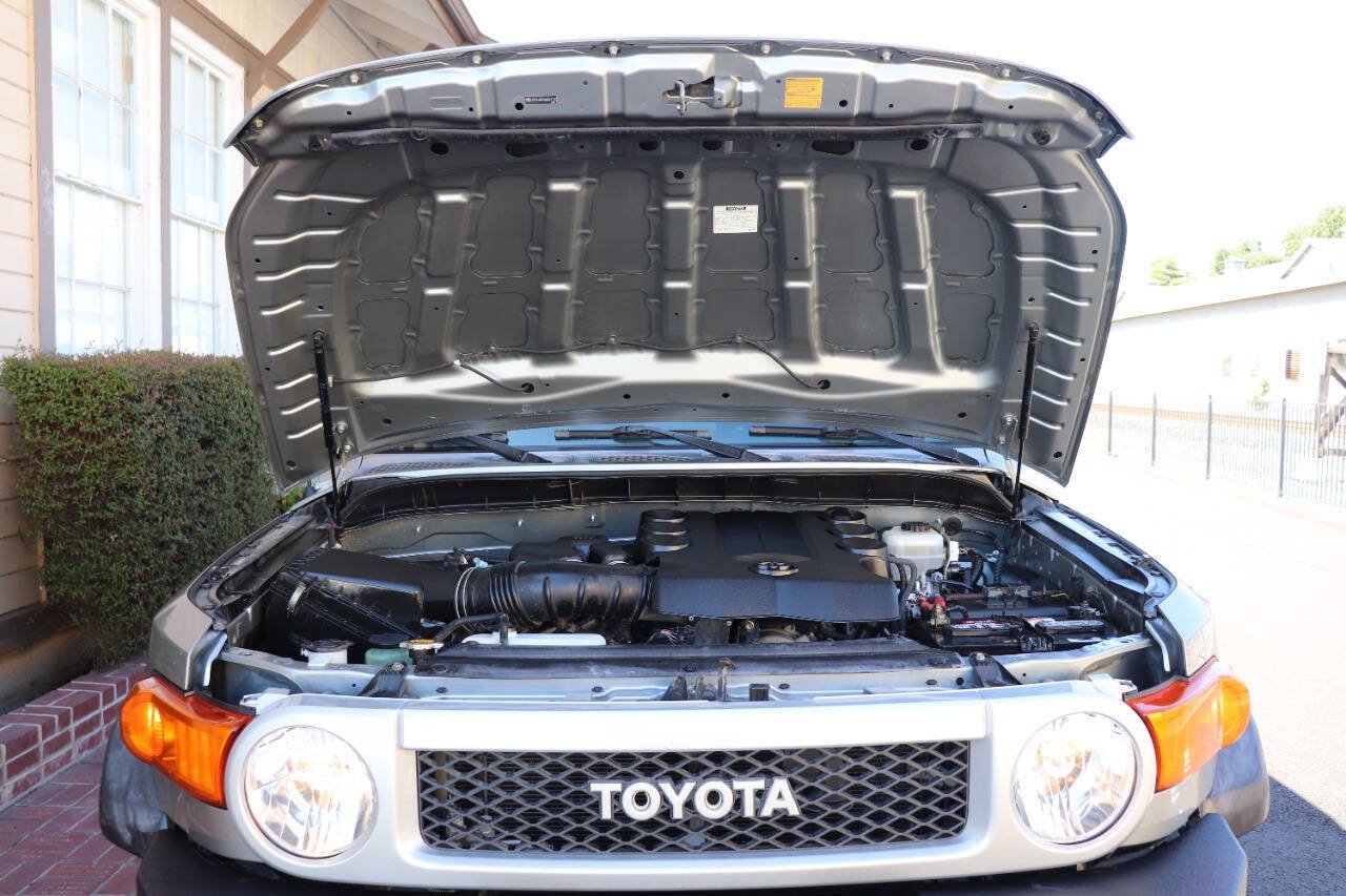 Used 2010 Toyota FJ Cruiser 4WD image 11