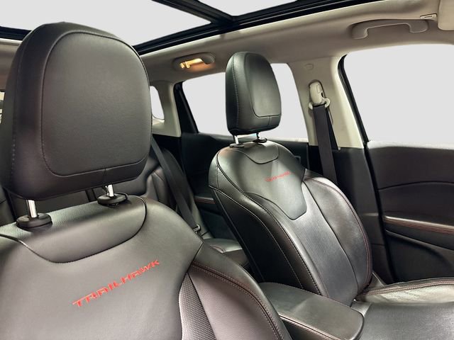 Used 2019 Jeep Compass Trailhawk w/ Leather Interior Group AWD/4WD image 29