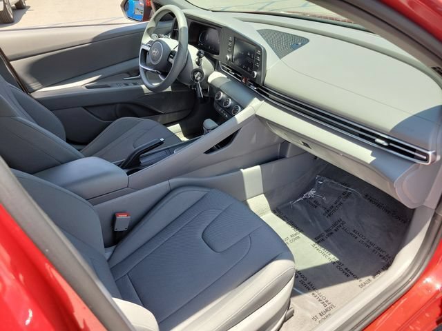 Certified 2026 Hyundai Elantra SE FWD image 19