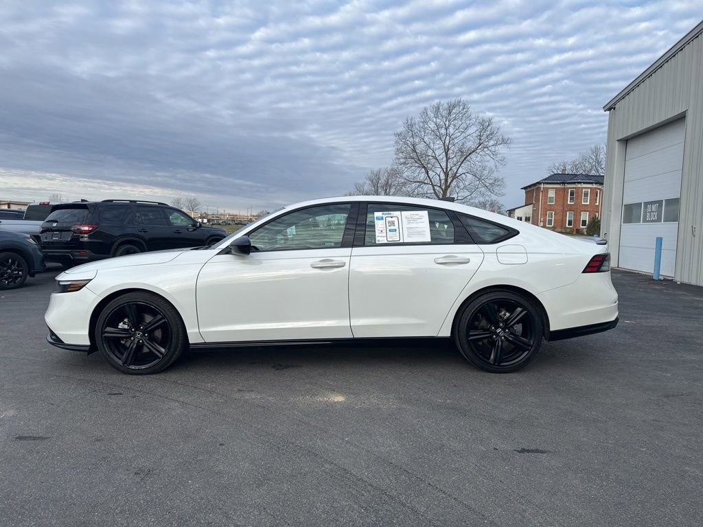 Used 2023 Honda Accord Sport image 4