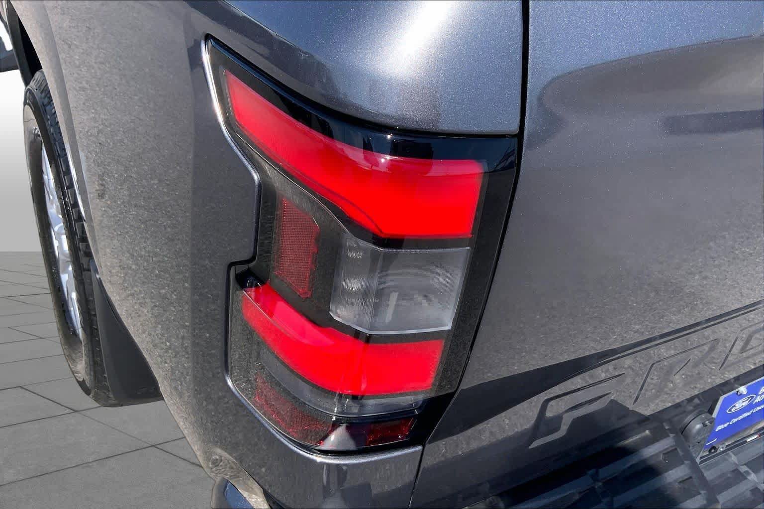 Used 2022 Nissan Frontier SV w/ Technology Package RWD image 29