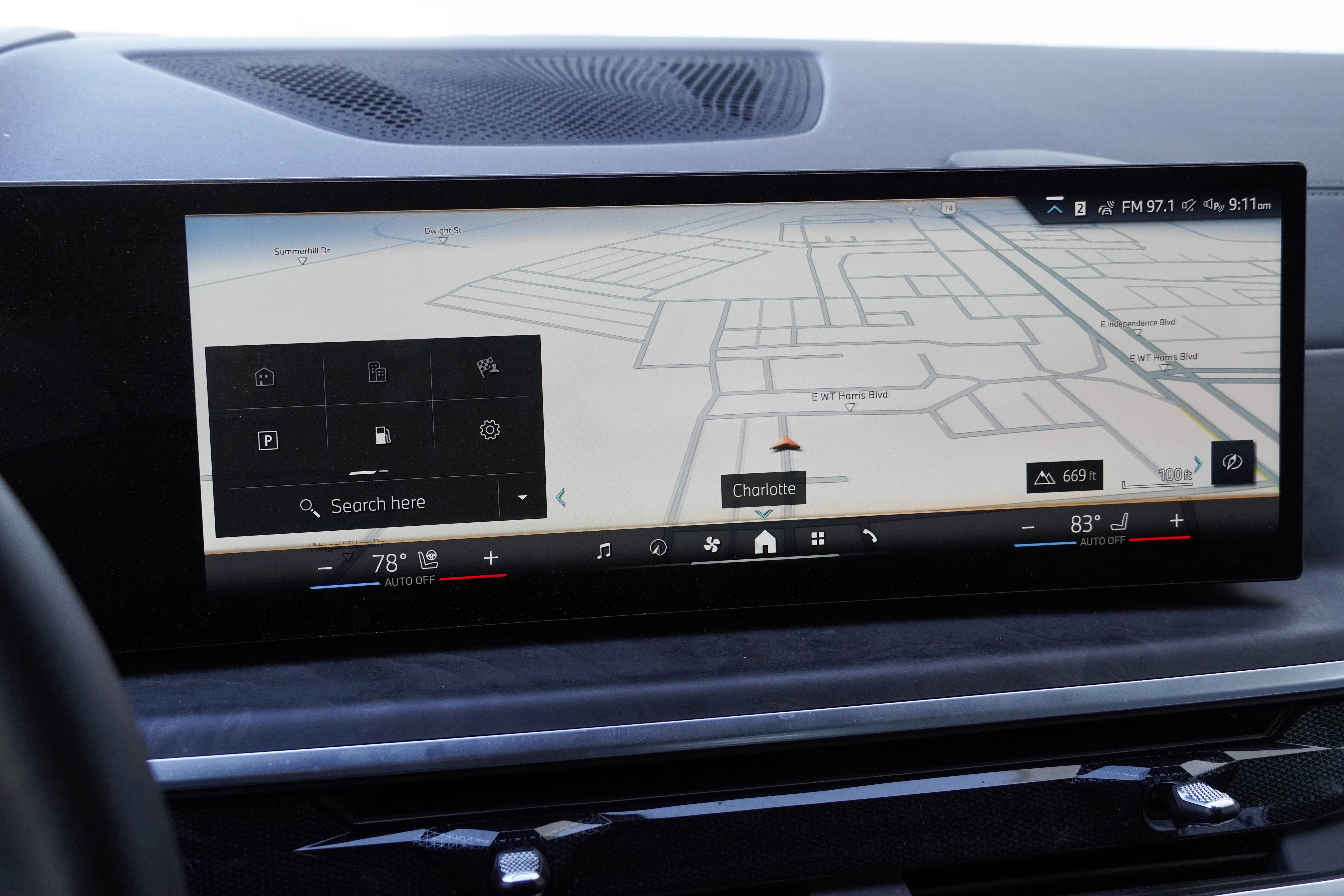 Certified 2026 BMW X7 xDrive40i w/ M Sport Package image 28