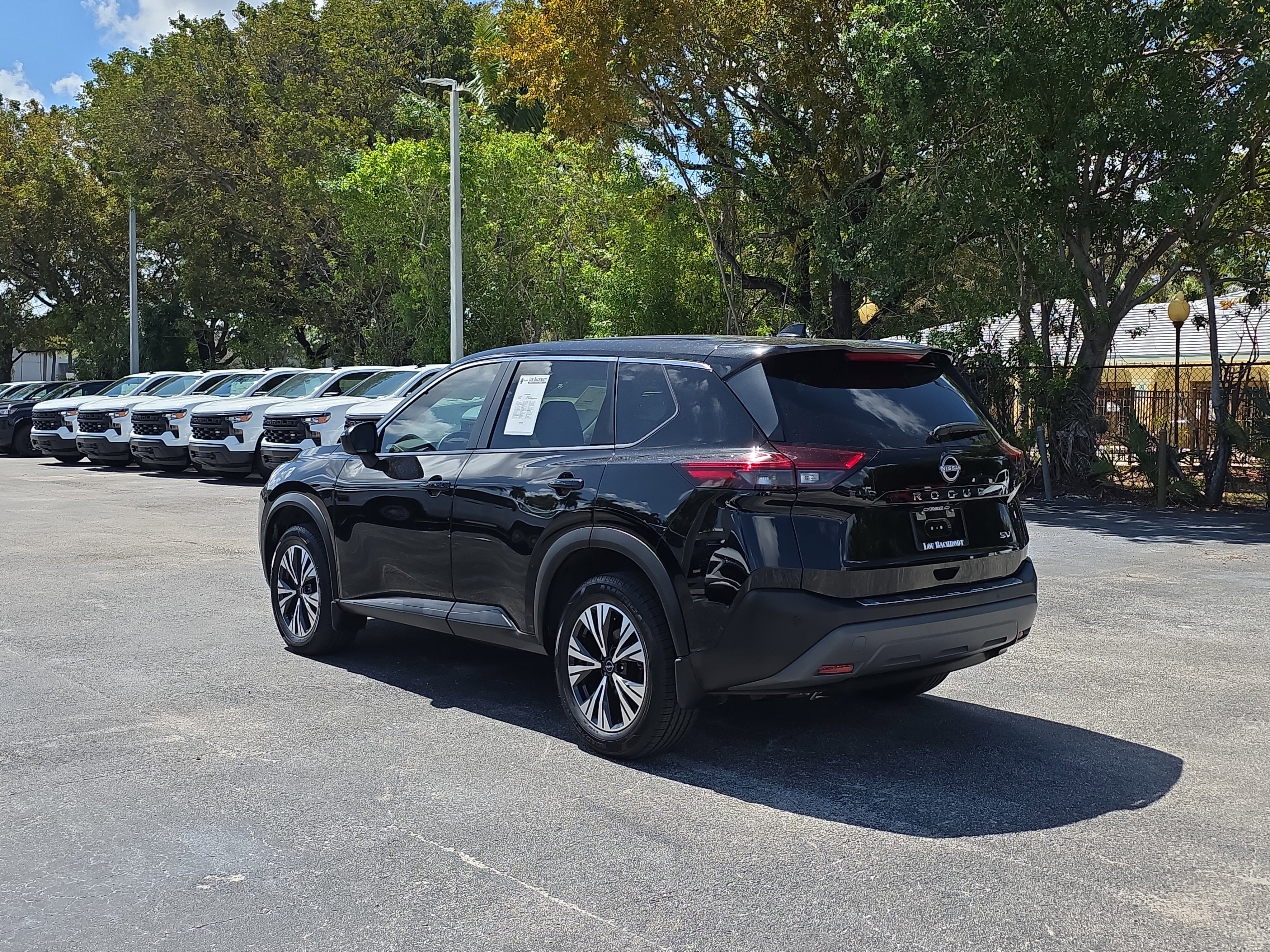 Used 2023 Nissan Rogue SV image 5