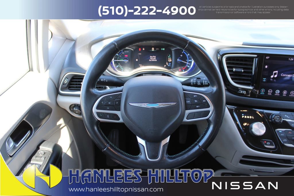 Used 2018 Chrysler Pacifica Touring-L image 19