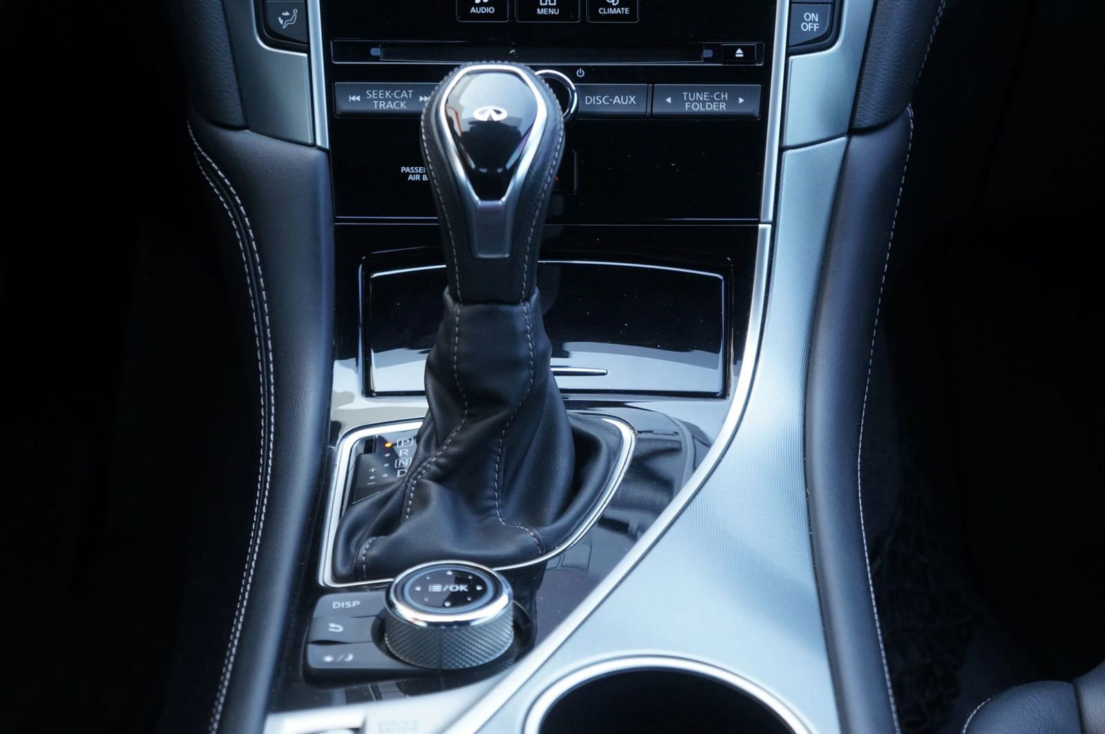 Used 2018 INFINITI Q60 2.0t w/ Cargo Package RWD image 32