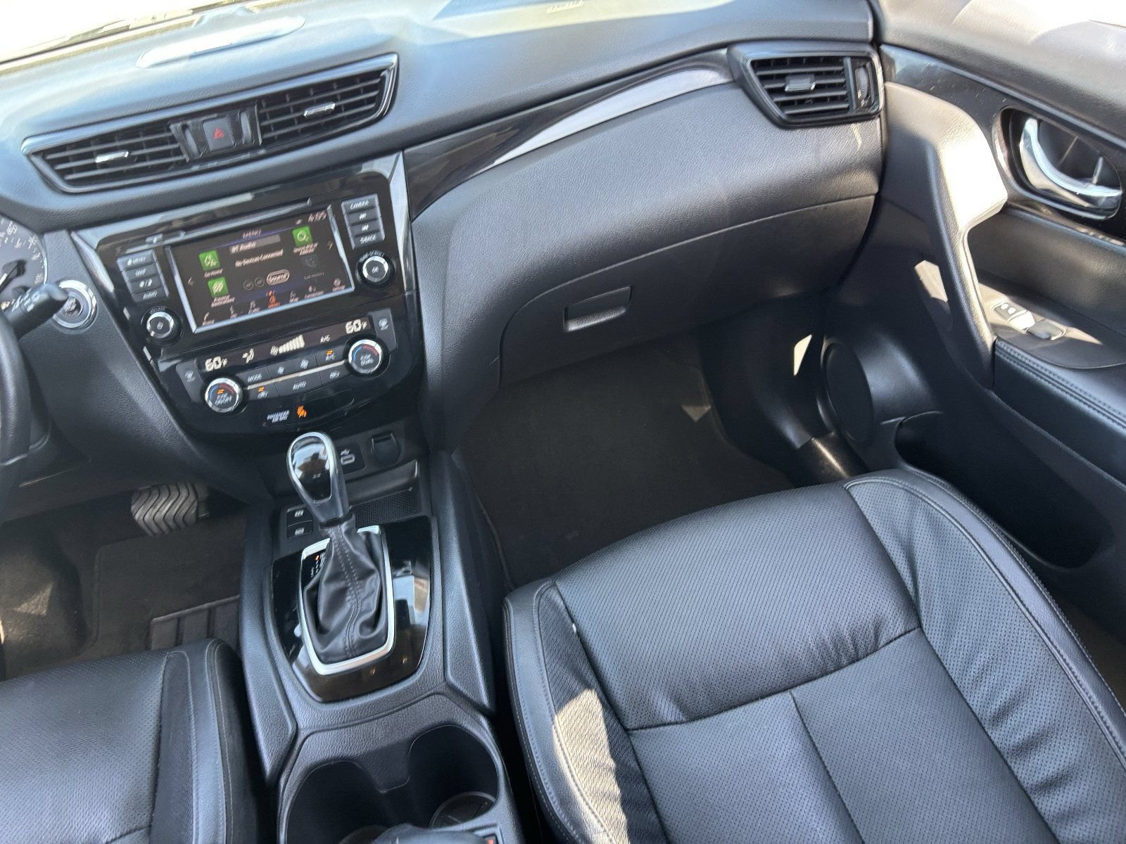 Certified 2021 Nissan Rogue Sport SL w/ Premium Package FWD image 17