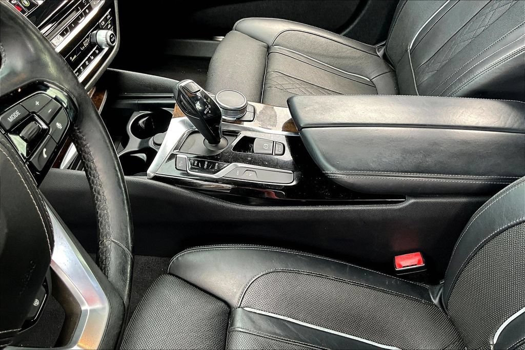 Used 2019 BMW 530e xDrive w/ Luxury Seating Package AWD/4WD image 18