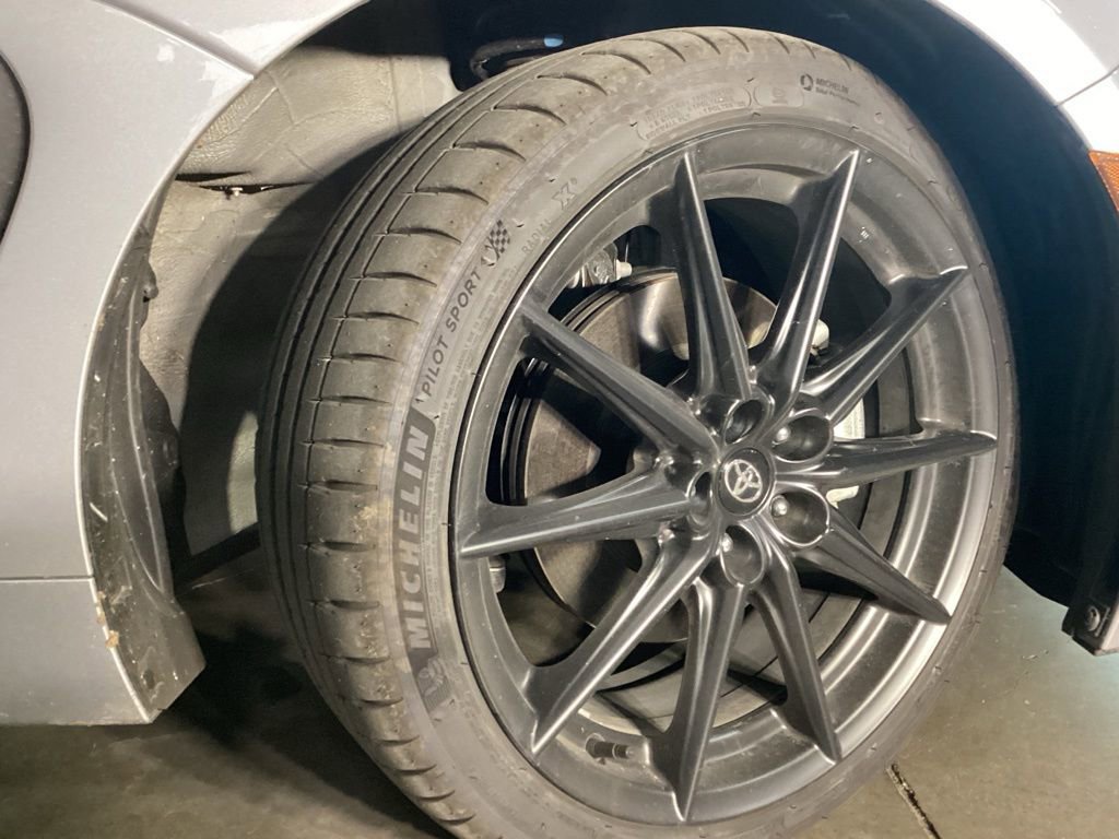 Used 2025 Toyota GR86 Premium w/ ALL Weather Mat Package (TMS) RWD image 6