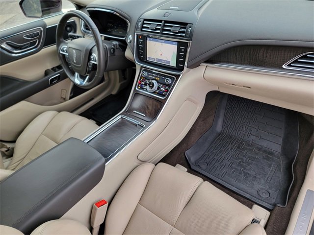 Used 2020 Lincoln Continental w/ Premium Package image 25