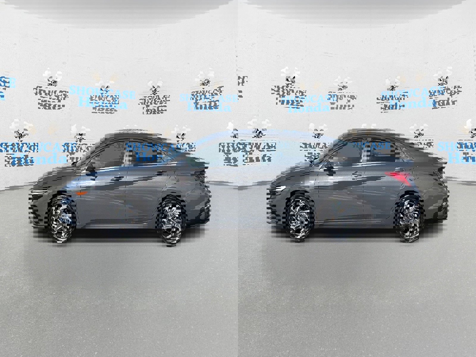 Used 2024 Hyundai Elantra Limited image 4