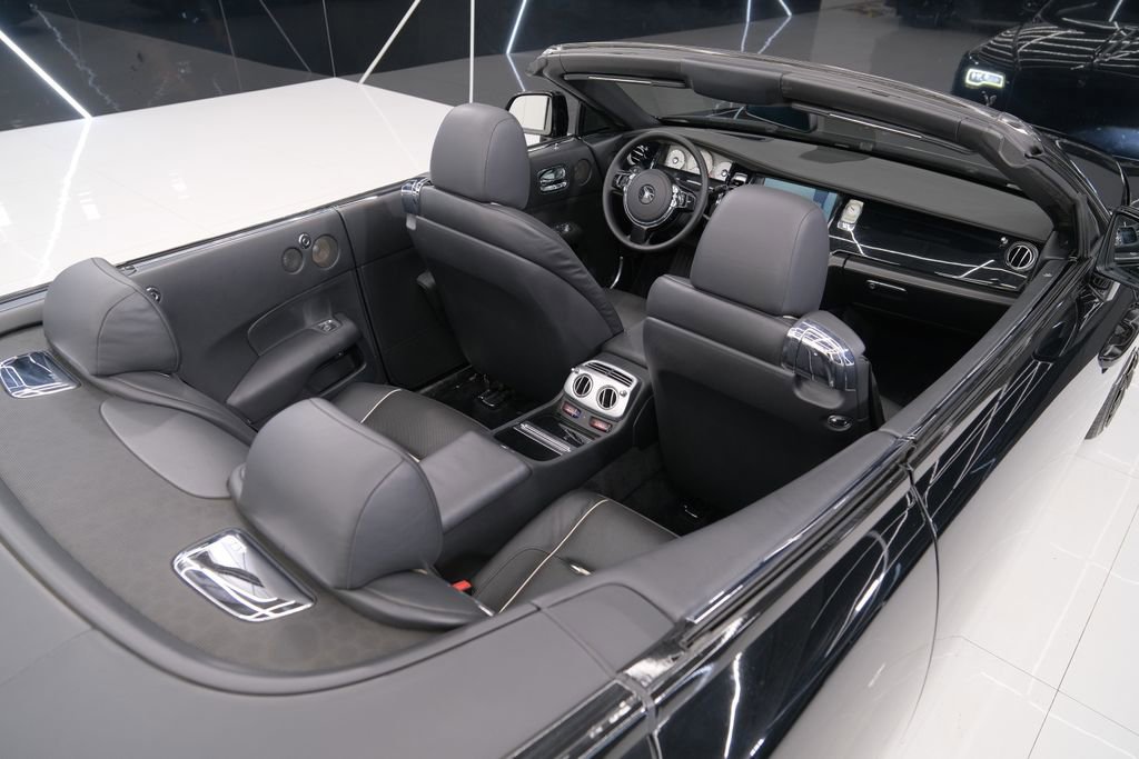 Used 2016 Rolls-Royce Dawn image 38