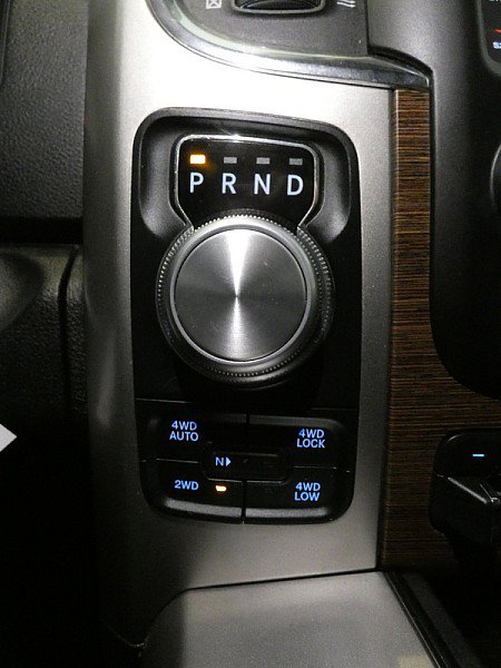 Used 2019 RAM 1500 Laramie AWD/4WD image 17