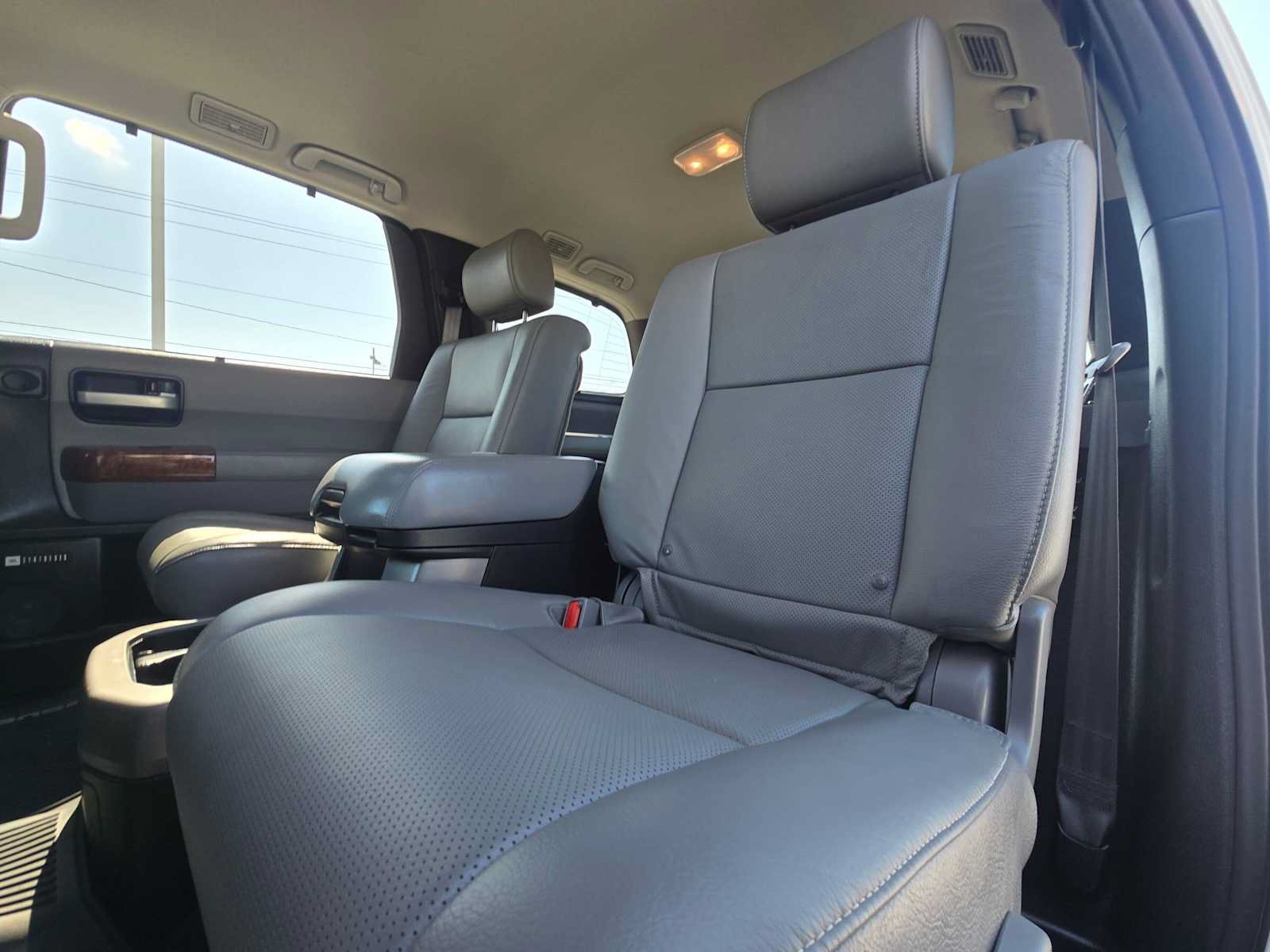 Used 2018 Toyota Sequoia Platinum AWD/4WD image 17