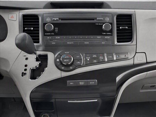 Used 2013 Toyota Sienna LE AWD/4WD image 9