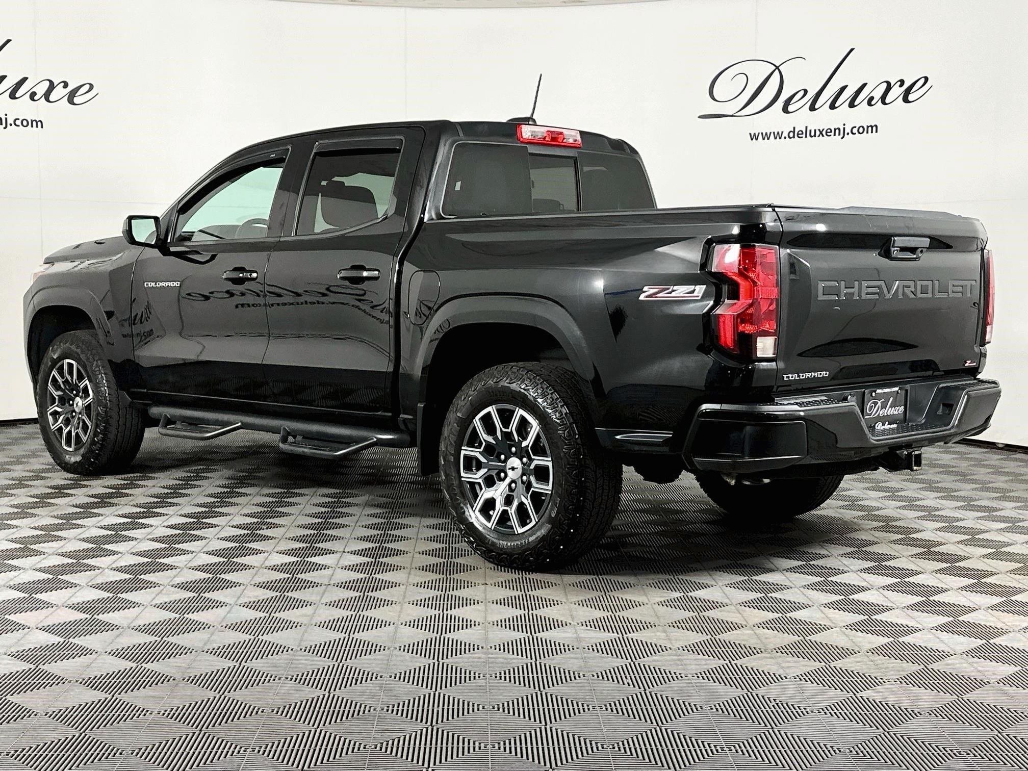 Used 2023 Chevrolet Colorado Z71 w/ Z71 Convenience Package 2 AWD/4WD image 4