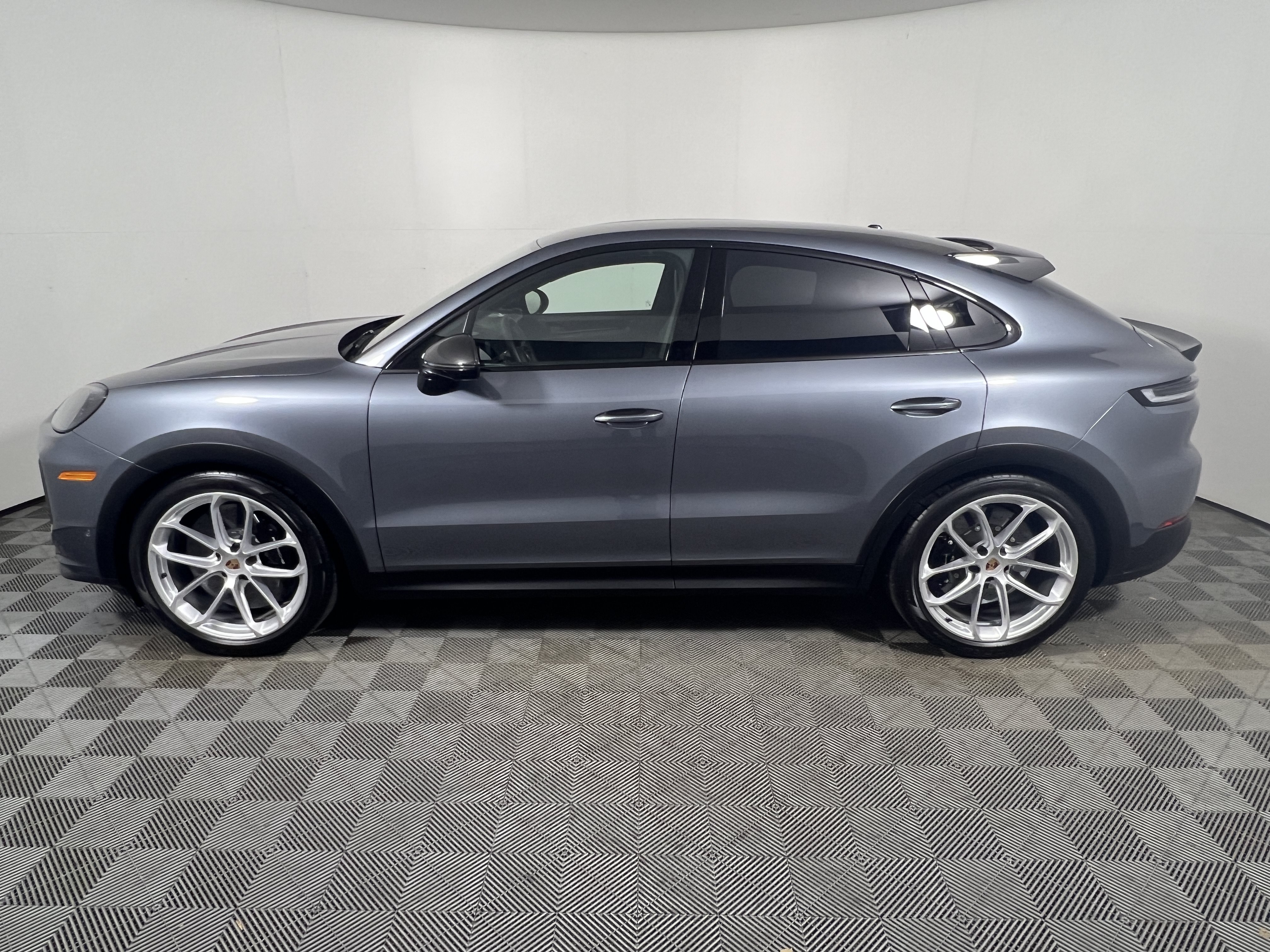 Certified 2026 Porsche Cayenne Turbo GT AWD/4WD image 2