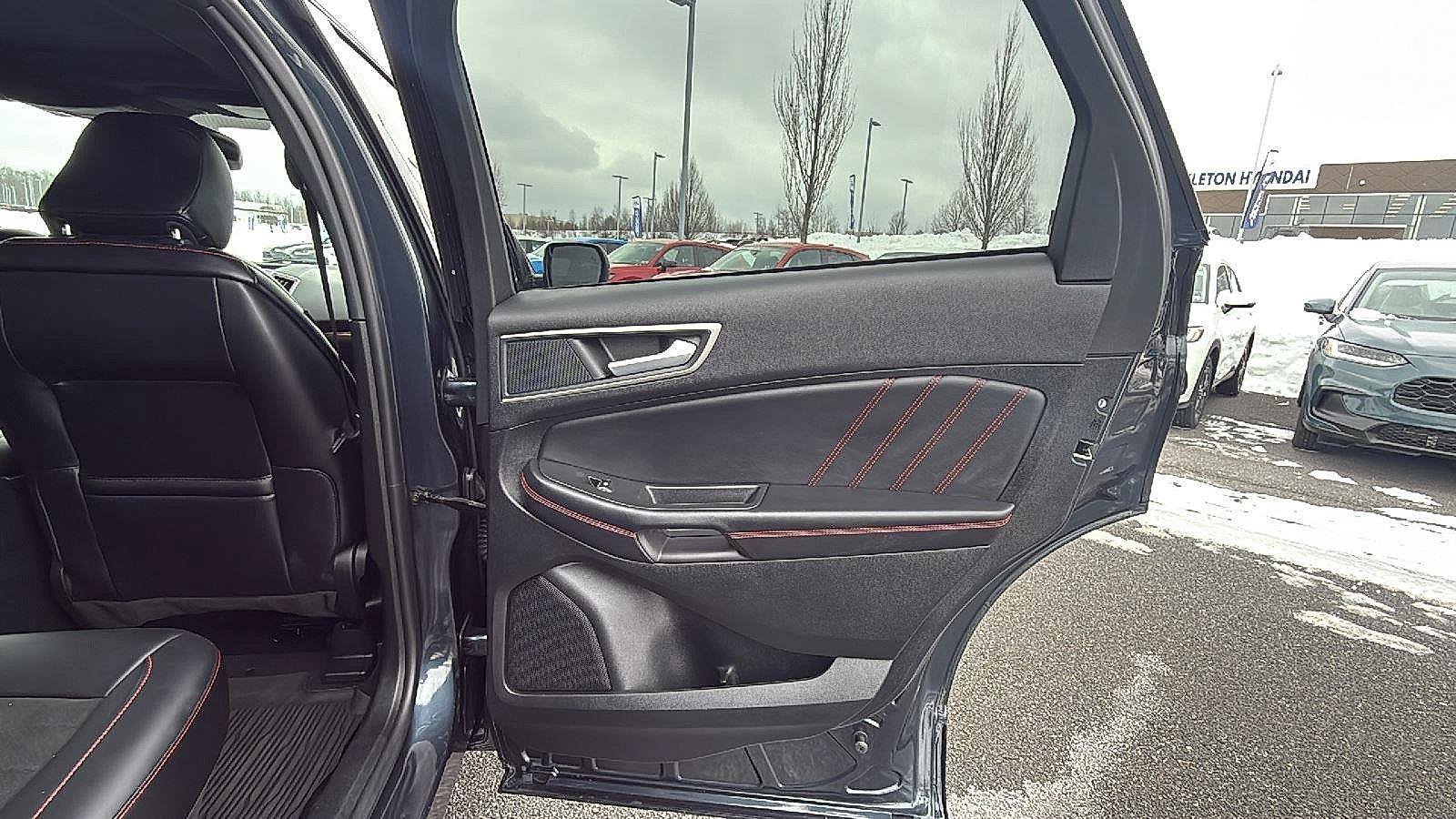 Used 2024 Ford Edge ST-Line w/ Cargo Accessory Package AWD/4WD image 19